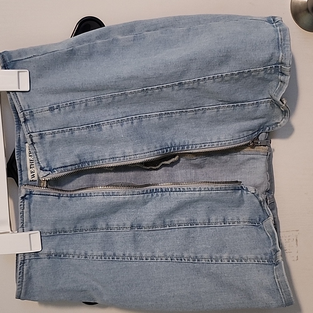 Women's size 2 We the Free mini skirt EUC - Picture 2 of 6